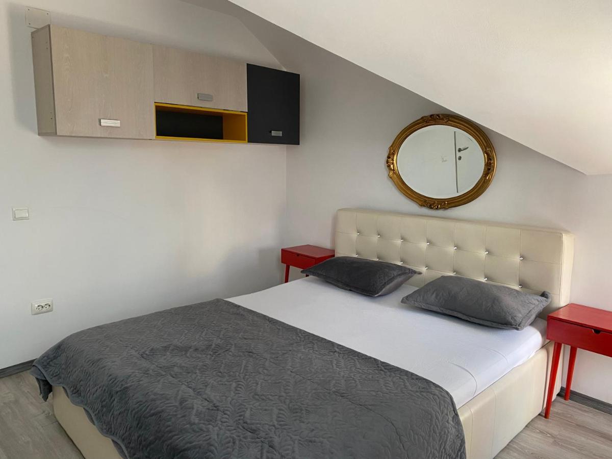 The Vintage - Wonderful Apartment In Best Location Craiova Exterior photo