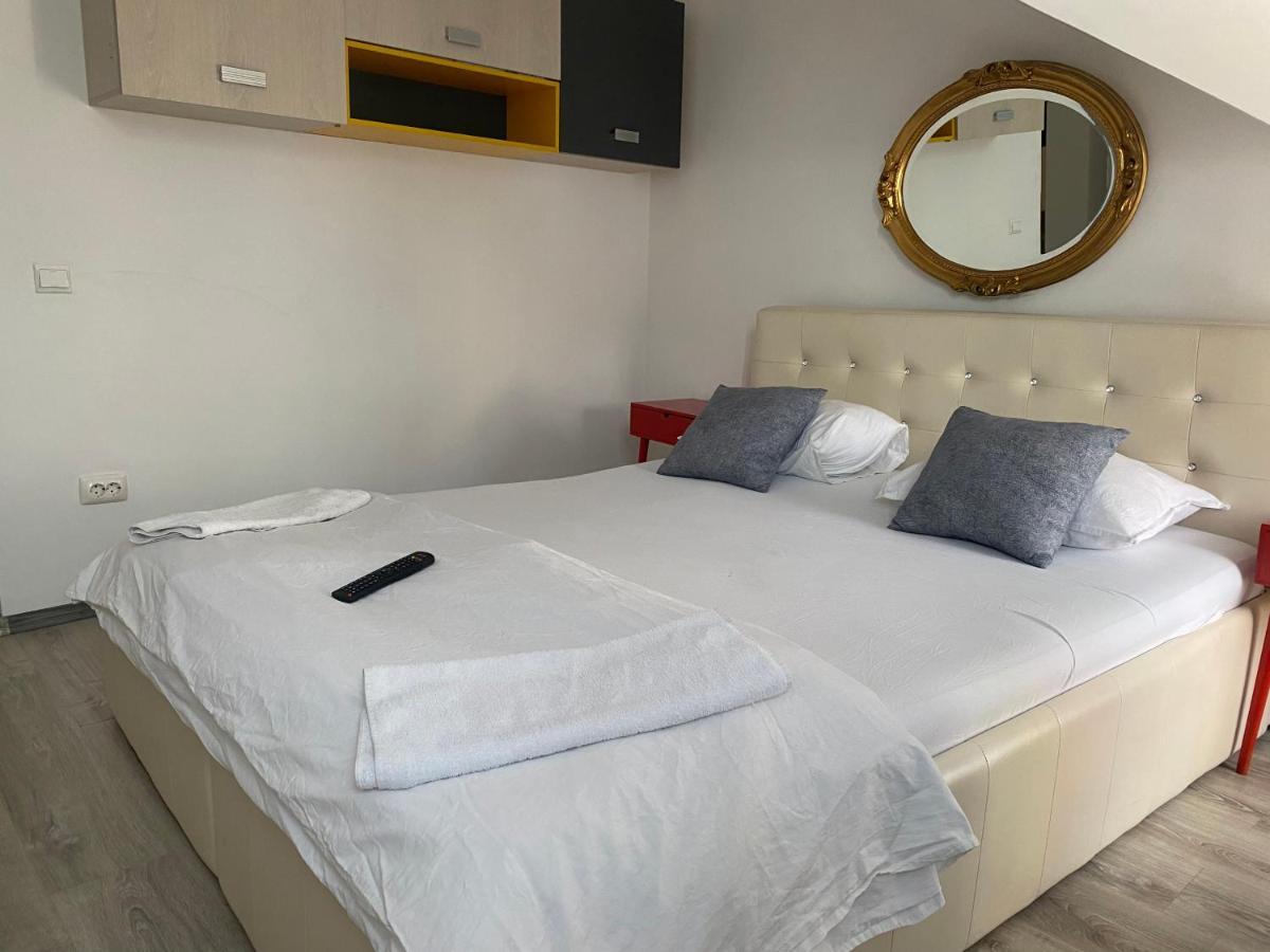 The Vintage - Wonderful Apartment In Best Location Craiova Exterior photo