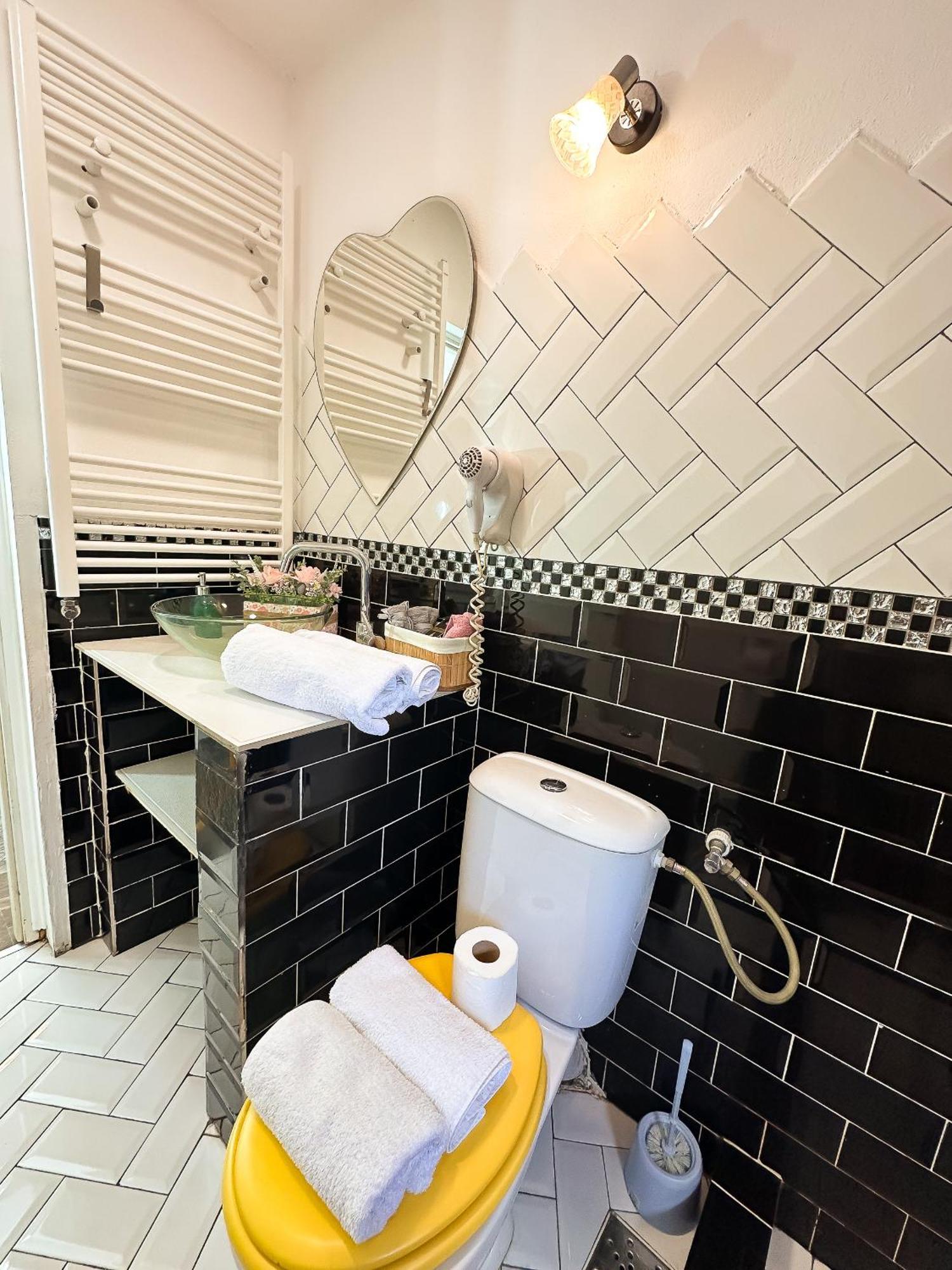 The Vintage - Wonderful Apartment In Best Location Craiova Exterior photo