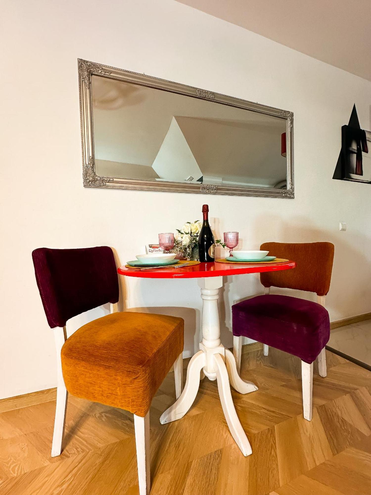 The Vintage - Wonderful Apartment In Best Location Craiova Exterior photo