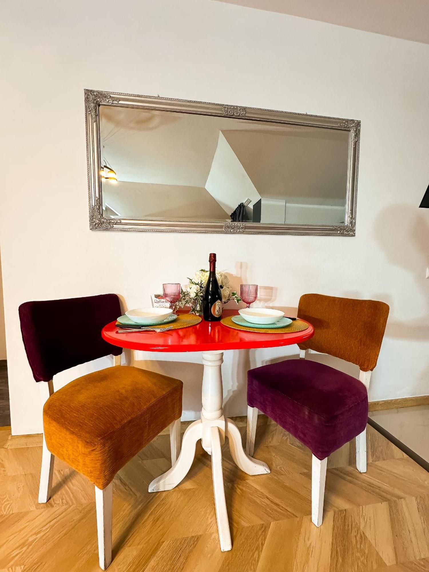 The Vintage - Wonderful Apartment In Best Location Craiova Exterior photo