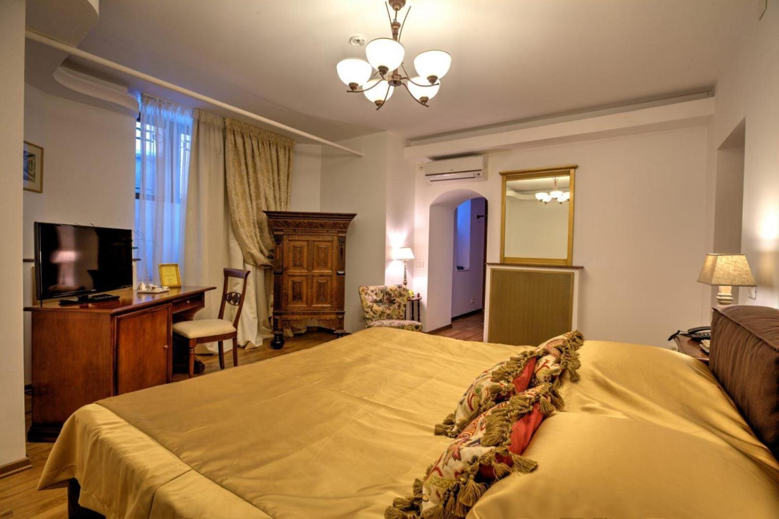 The Vintage - Wonderful Apartment In Best Location Craiova Exterior photo